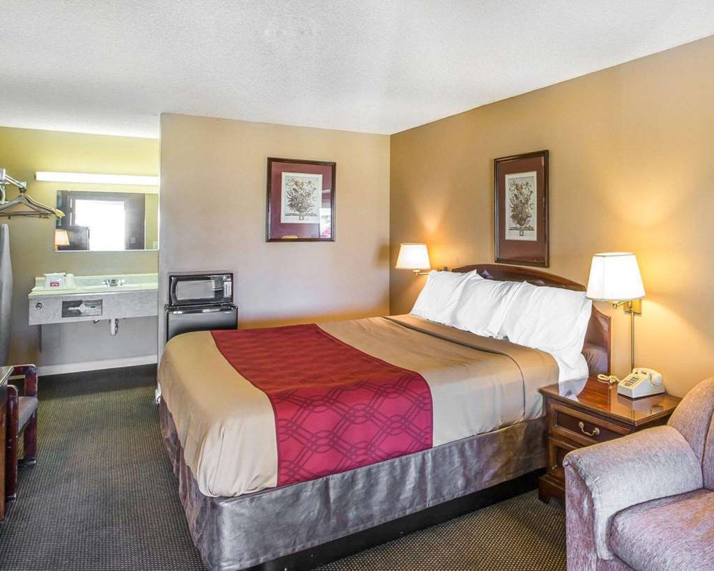 Econo Lodge Union City - Atlanta South Стая снимка
