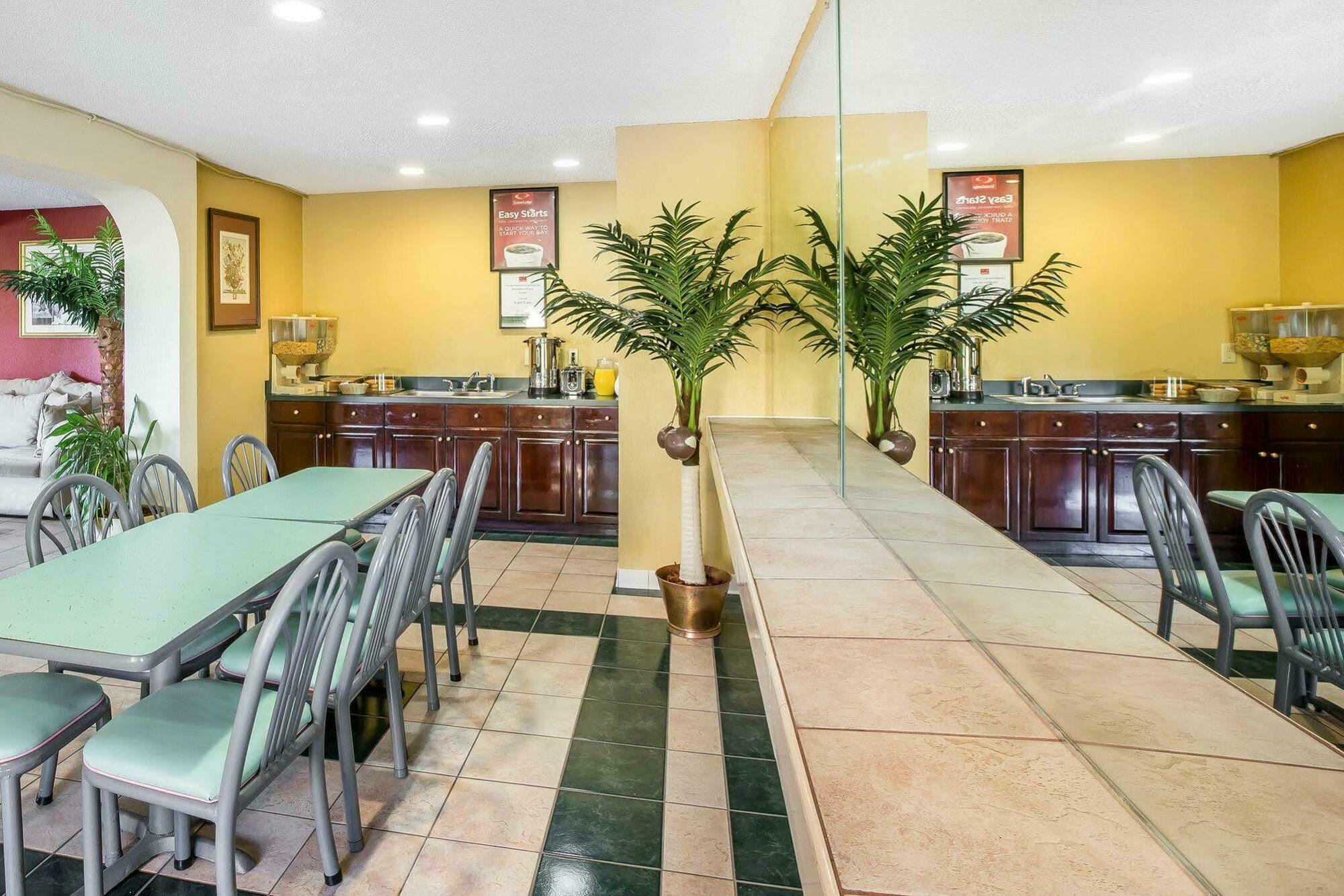 Econo Lodge Union City - Atlanta South Екстериор снимка